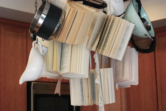 ways to decorate with books