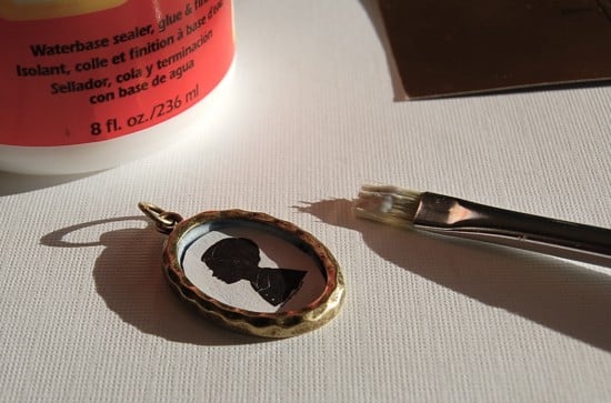 how to make a silhouette necklace