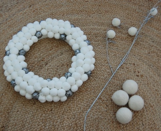 felted wool snowball wreath DIY felted wool snowball wreath DIY